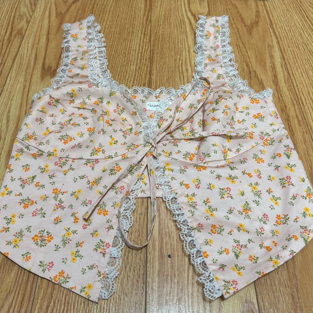 Floral Lace Trim Crop Top